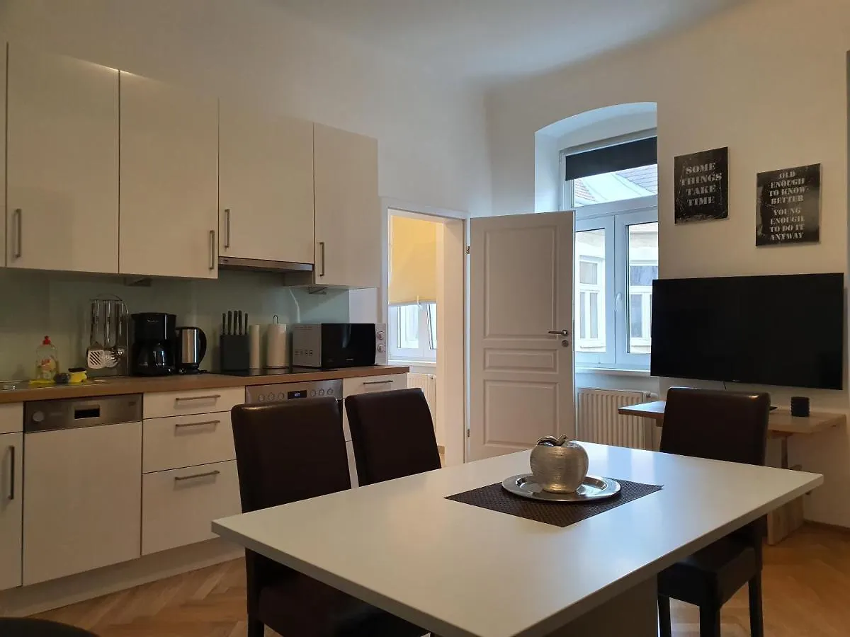 Raimond Apartment Ottakring Top 22 Vienna