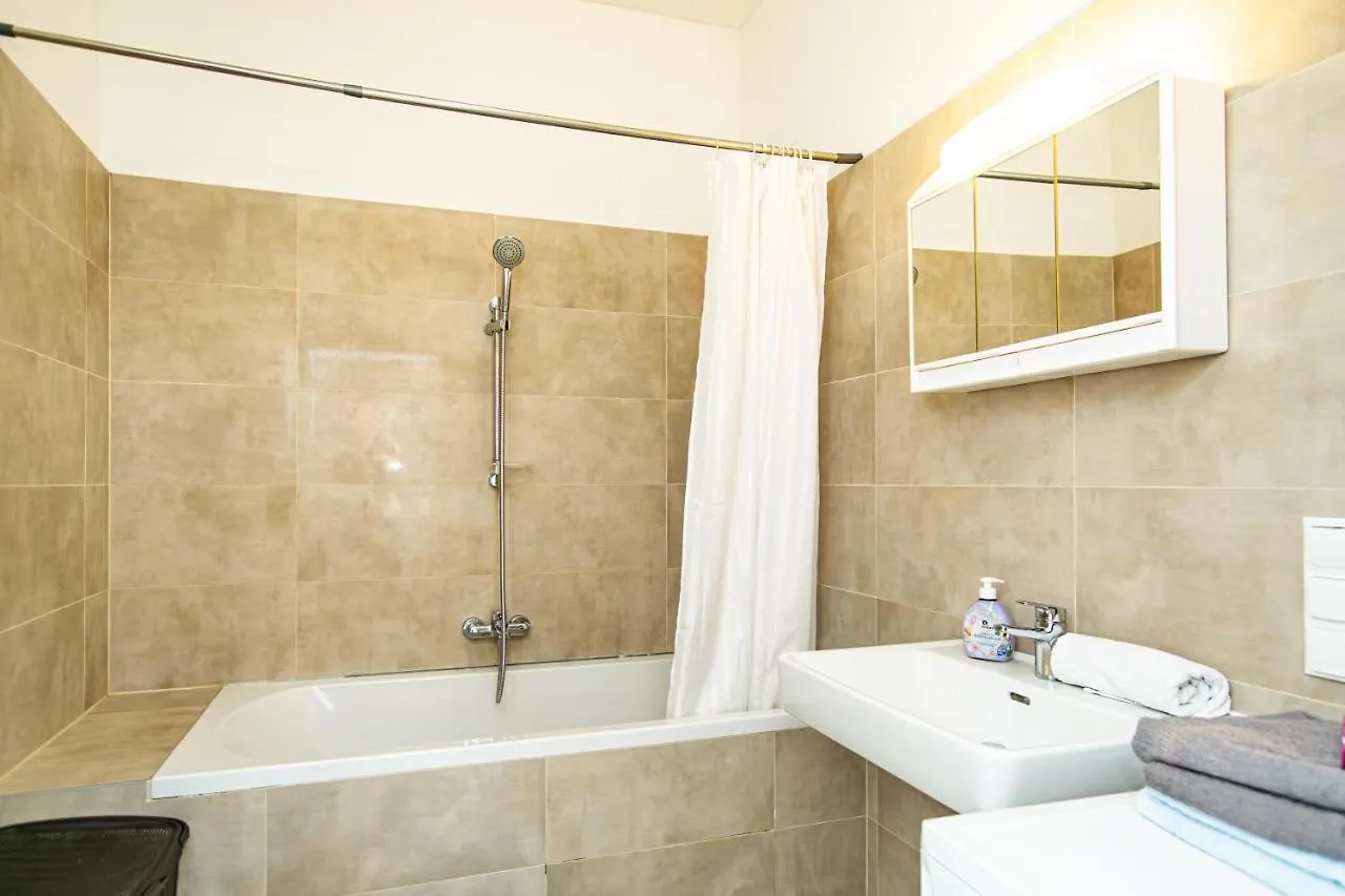 Raimond Apartment Ottakring Top 22 Vienna