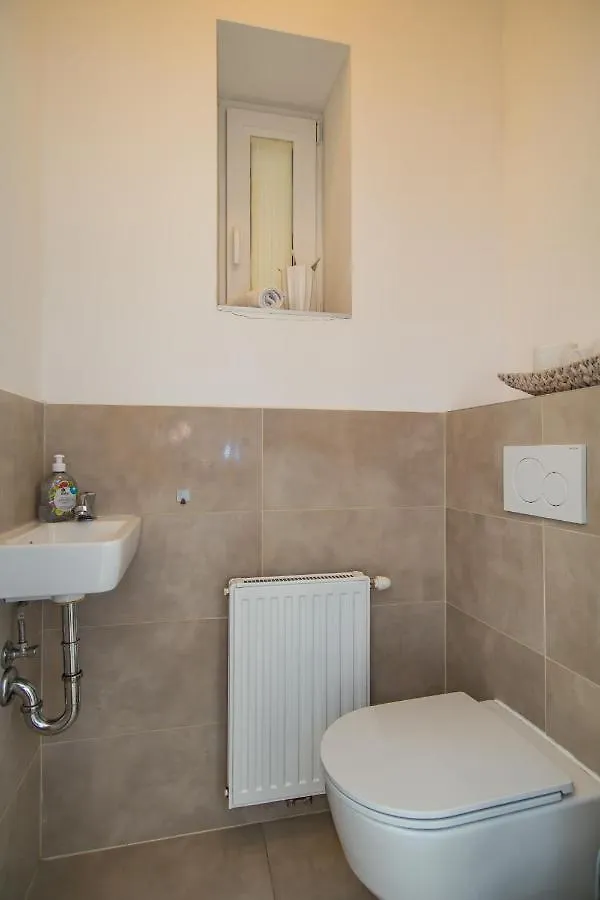 Raimond Apartment Ottakring Top 22 Vienna