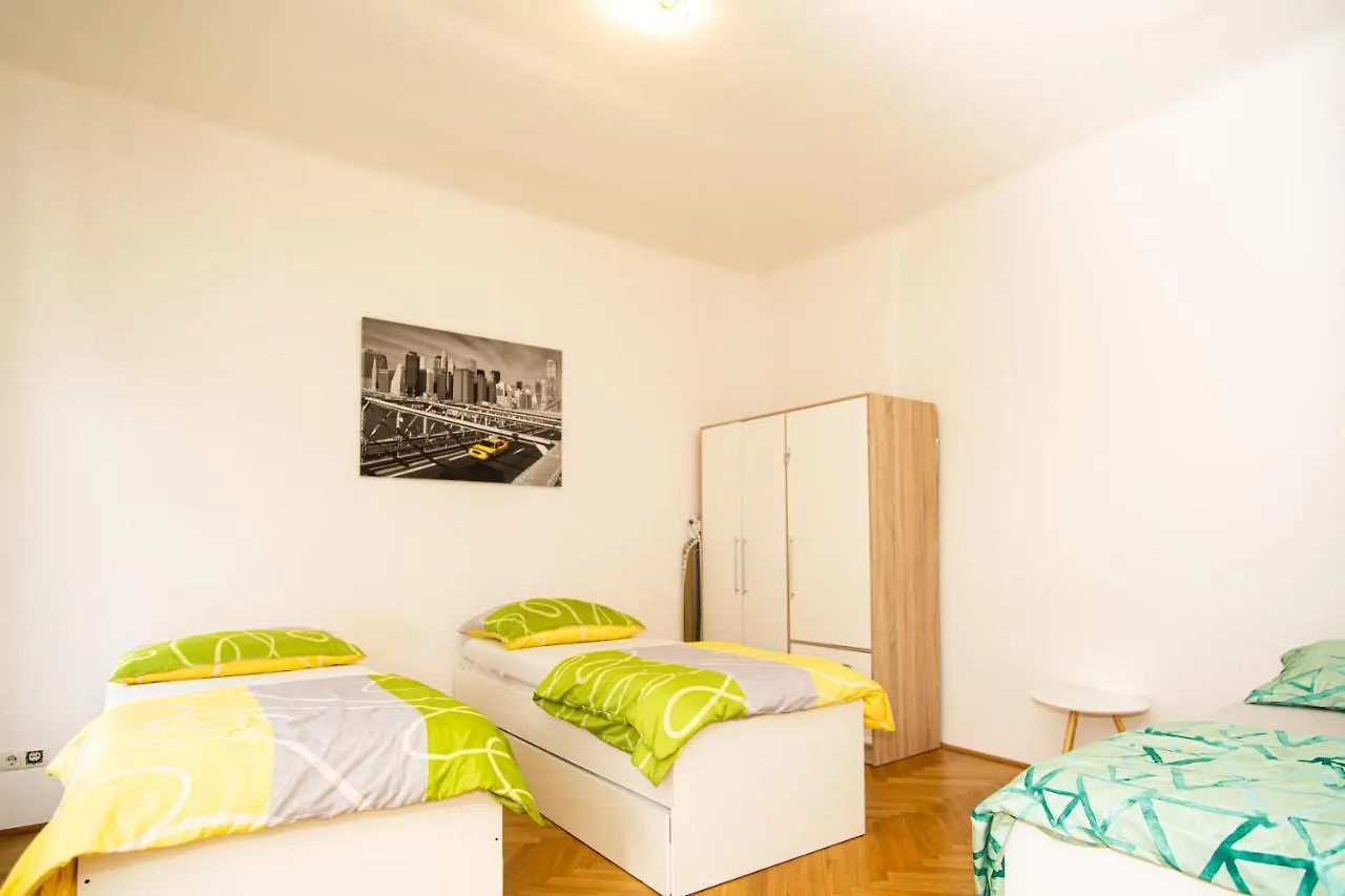 Raimond Apartment Ottakring Top 22 Vienna